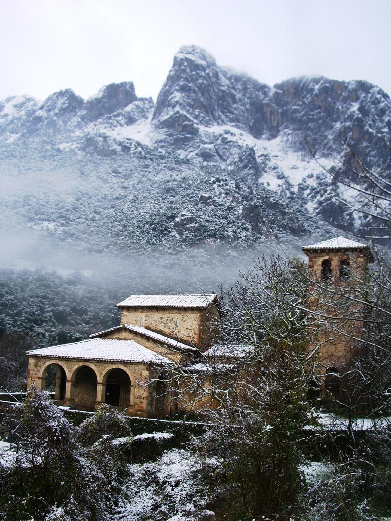 Hosteria Picos De Europa Potes Exterior foto